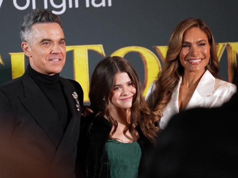 Robbie Williams begleitet Tochter Teddy zu ihrer ersten Filmpremiere