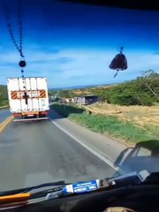 Colisão entre dois ônibus na BR-251 deixa ferido na Serra de Francisco Sá (MG)