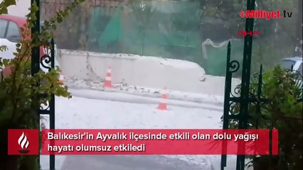 Kentte aniden bastıran dolu sürprizi! Her yer bir anda bembeyaz oldu