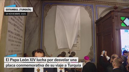 El Papa León XIV lucha por desvelar una placa conmemorativa
