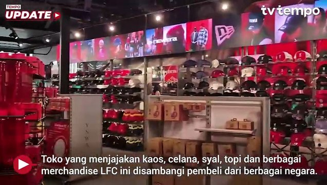 Melihat Stadion Anfield Liverpool yang Ramai Dikunjungi Turis dari Berbagai Negara