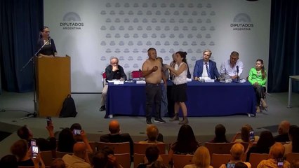Un insólito panel antivacunas en el Congreso tuvo su respuesta con otro evento basado en la ciencia