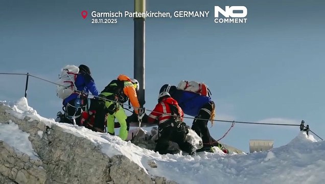 Η χρυσή κορυφή της Ζούγκσπιτσε λάμπει ξανά μετά την αποκατάσταση του εμβληματικού σταυρού