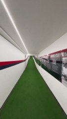 El Bolonia se hace viral en todo el mundo por su túnel de vestuarios: de locos