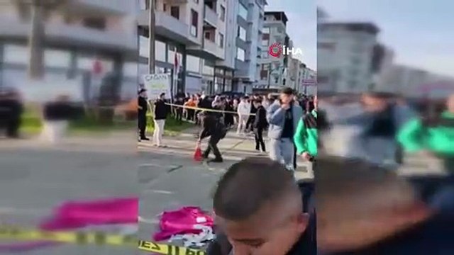 Kaldırımda yürürken dehşeti yaşadılar: Otomobilin altında kalan babaanne ve 2 torunu ağır yaralandı