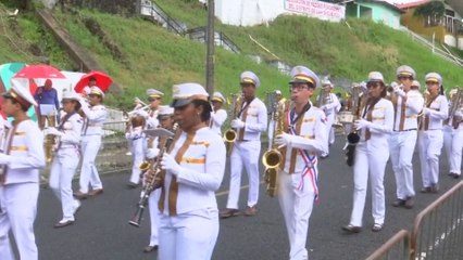 Desfiles del 28 de noviembre reúnen a familias y estudiantes en San Miguelito