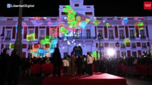 Ayuso inaugura el espectáculo de luz y sonido de Navidad en la Real Casa de Correos