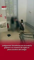 ⚠️🏫 Dos estudiantes de secundaria golp3aron a su maestra de inglés en la escalera del colegio en Panamá. El hecho quedó grabado por otros alumnos.