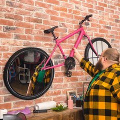 Recycling old bike into a modern home decor 🚲 #decor #craft #bikeride #upcycle #design
