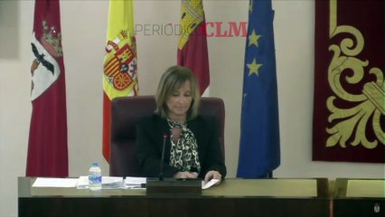 Con la bandera de la dictadura y gemelos de Falange: así declara Albacete persona non grata a Pedro Sánchez