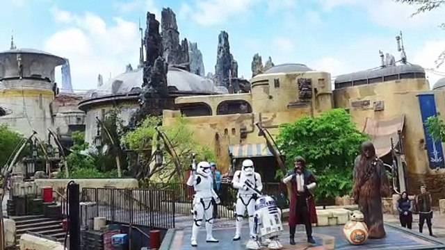 TSA Bans Disney Coke Bottles From Star Wars: Galaxy's Edge | THR News