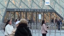 Лувр повысит цены на билеты для посетителей-иностранцев на 45%