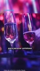 Ladrón baila raro para engañar a su víctima; finge estar ebrio