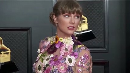 Taylor Swift Mocks Herself As She Celebrates Her 32nd Birthday With Alana Haim With A Party