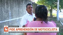 MADRE PIDE APREHENSIÓN PARA MOTOCICLISTA POR TOCAR INDEBIDAMENTE A SU HIJA