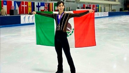 Donovan Carrillo recibe Premio Nacional de Deportes en Palacio Nacional