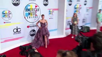 Halsey Reacts To G-Eazy & MGK Ending Feud