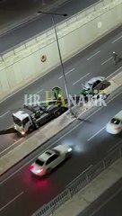 Karaköprü’de Feci Kaza: Otomobil Direğe Çarpıp Hurdaya Döndü!