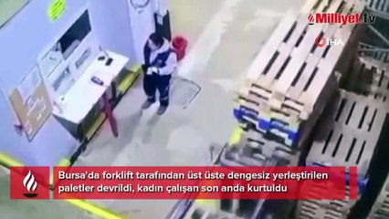 Son anda kurtuldu! Dengesiz yerleştirilen paletler bir anda devrilince...