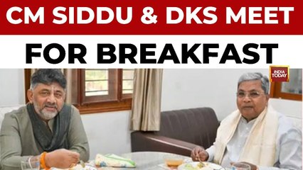 Karnataka Power Tussle: Siddaramaiah, DK Shivakumar Hold 'Breakfast Diplomacy' Before Delhi Visit