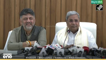 കർണ്ണാടക മുഖ്യമന്ത്രി പദത്തെച്ചൊല്ലി തർക്കം തുടരുന്നതിനിടെ  സിദ്ധരാമയ്യ- ഡി കെ ശിവകുമാറുമായി കൂടിക്കാഴ്ച നടത്തി