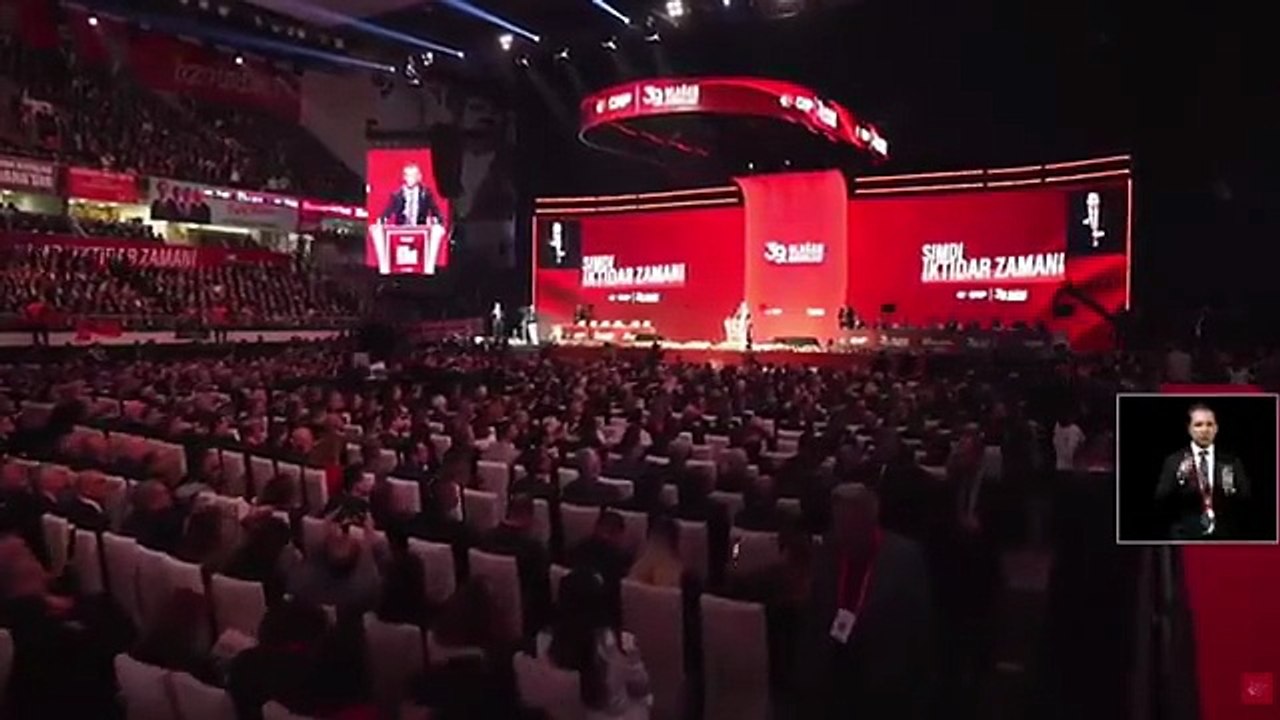 Kurultayda tarihi anlar: Özel'in 'sözü' salonu ayağa kaldırdı