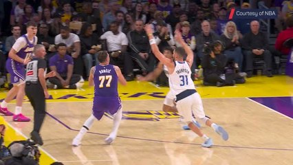 Doncic and Reaves combine for 73 against the Mavs