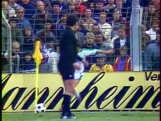 MONCHENGLADBACH - HAMBOURG - 1983 - SAISON 1983/1984 -