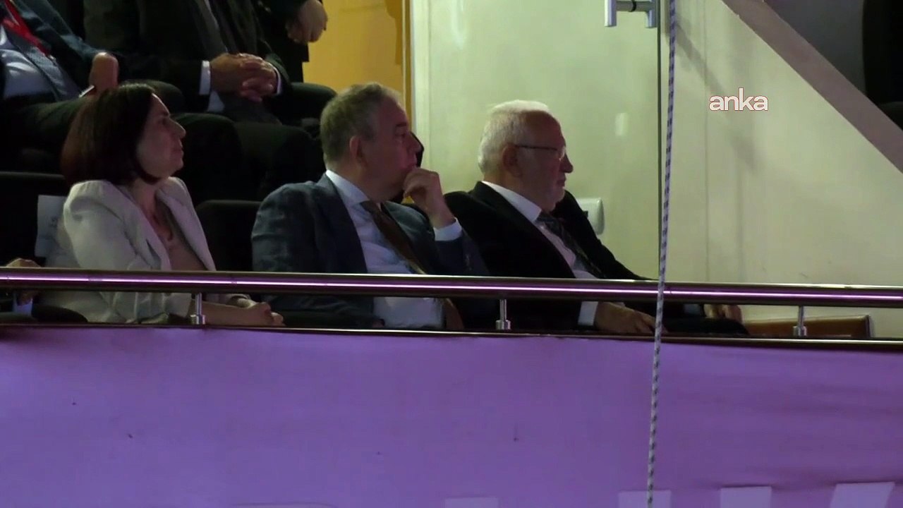 CHP'nin 39'uncu Olağan Kurultayı... AKP Genel Başkanvekili Elitaş, Kurultay salonundan ayrıldı