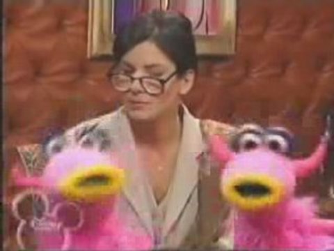 Sandra Bullock Is Singing With The Muppets