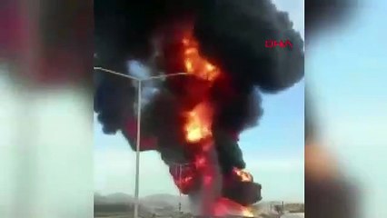 Akaryakıt yüklü tanker alev topuna döndü