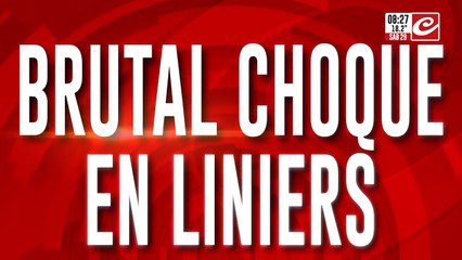 Brutal choque en Liniers: perdió el control de su auto y chocó