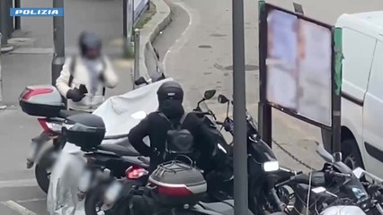 Colpivano nel traffico con la tecnica dello "specchietto": due arresti a Napoli per rapine a Milano (29.11.25)