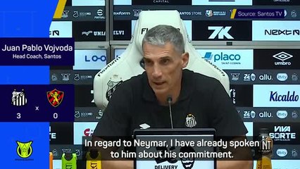 Santos coach congratulates Neymar after crucial victory