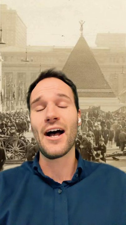 Une CÉLÉBRATION ÉTRANGE à NY