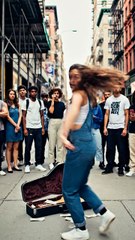 Street Girl Dancing for Money – Funny Viral Moment Caught on Camera!