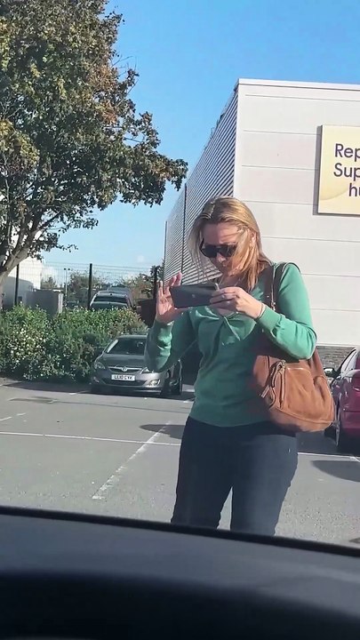 Karen Demands to Know Why I’m in MY Car 😡
