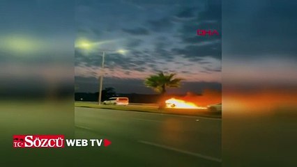 Adana'da seyir halindeki otomobil alev alev yandı; o anlar kamerada