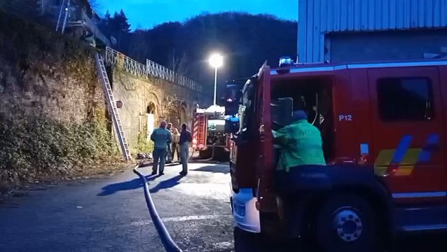 Un incendie apparemment criminel s’est déclaré ce samedi 29/11 après-mid0i aux anciennes sources de Spontin.