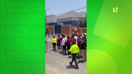 Torcida começa a ser liberada.