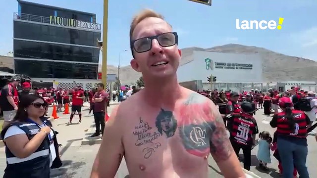 Torcedor do Flamengo com tatuagens a ídolos do clube na final da Libertadores