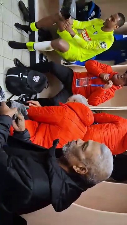 Dans les vestiaires de la Saint-Pauloise après...