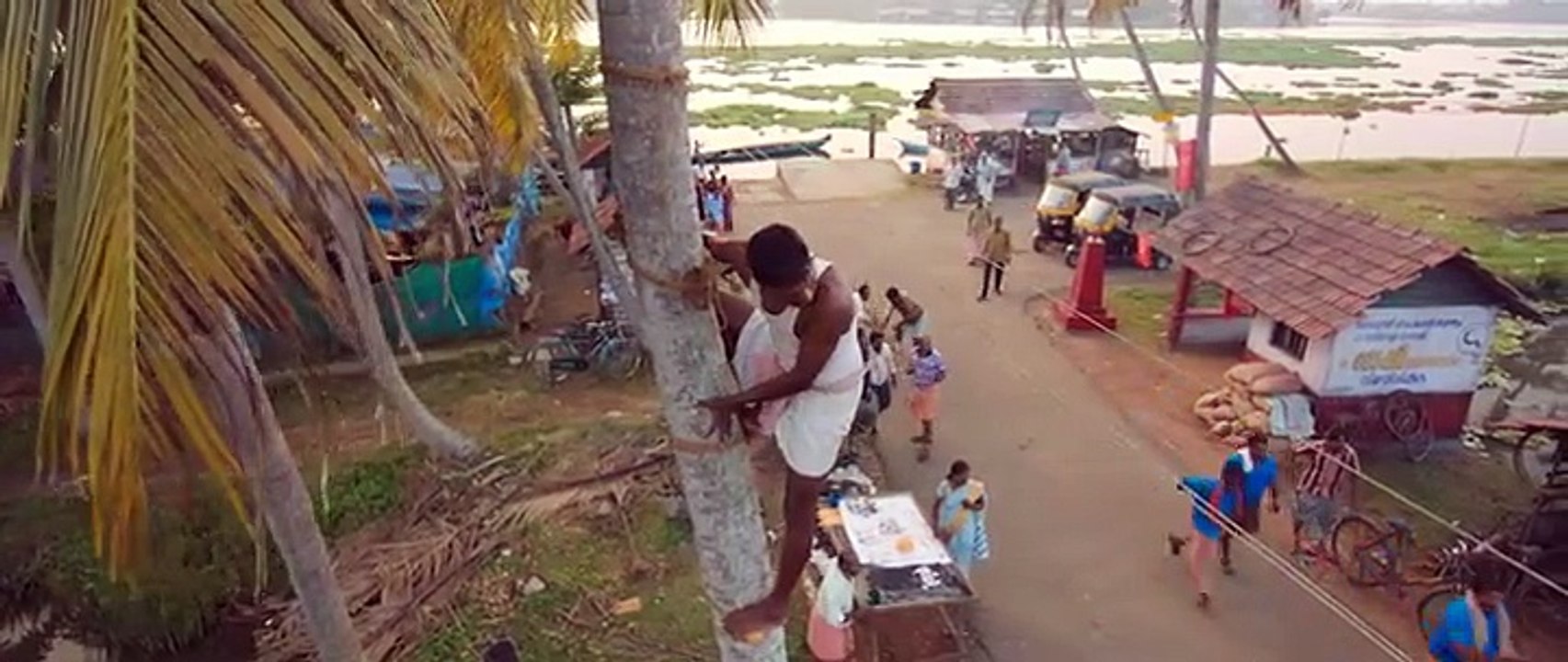 Vaarikuzhiyile Kolapathakam Part 1