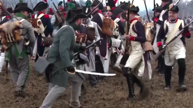 [나우쇼츠] 말 탄 장군에 전열 보병도 ...220년 전 전투 재현 / YTN
