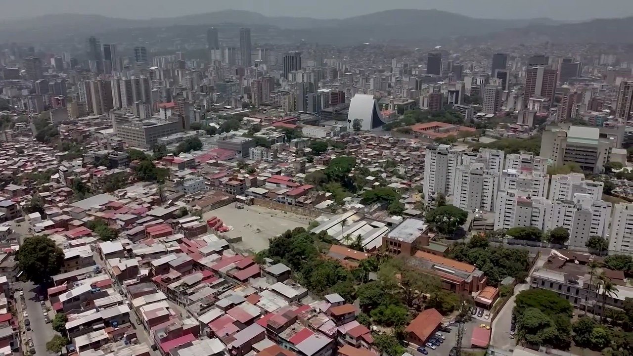 VENEZUELA: WINDS OF WAR or PRESSURE DIPLOMACY? | Crisis Explained