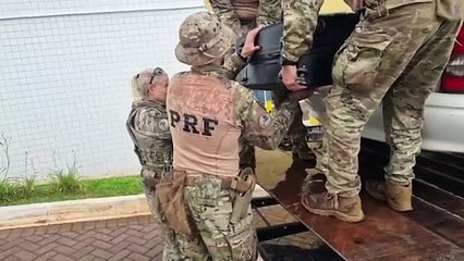 PRF apreende mais de 87 kg de drogas em Corsa na BR-277