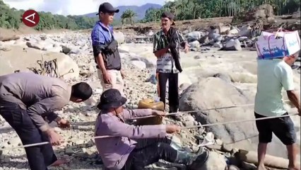 Polda Sumbar Dirikan Jembatan Darurat Bantu Korban Banjir Agam