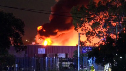 Massive blaze destroys waste management facility in Western Sydney