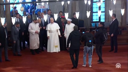 Vatikan Devlet Başkanı Papa 14. Leo, Sultanahmet Camisi'ni ziyaret etti