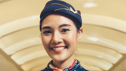 Scarf क्यों पहनती हैं Air Hostess? असली कारण जानें...